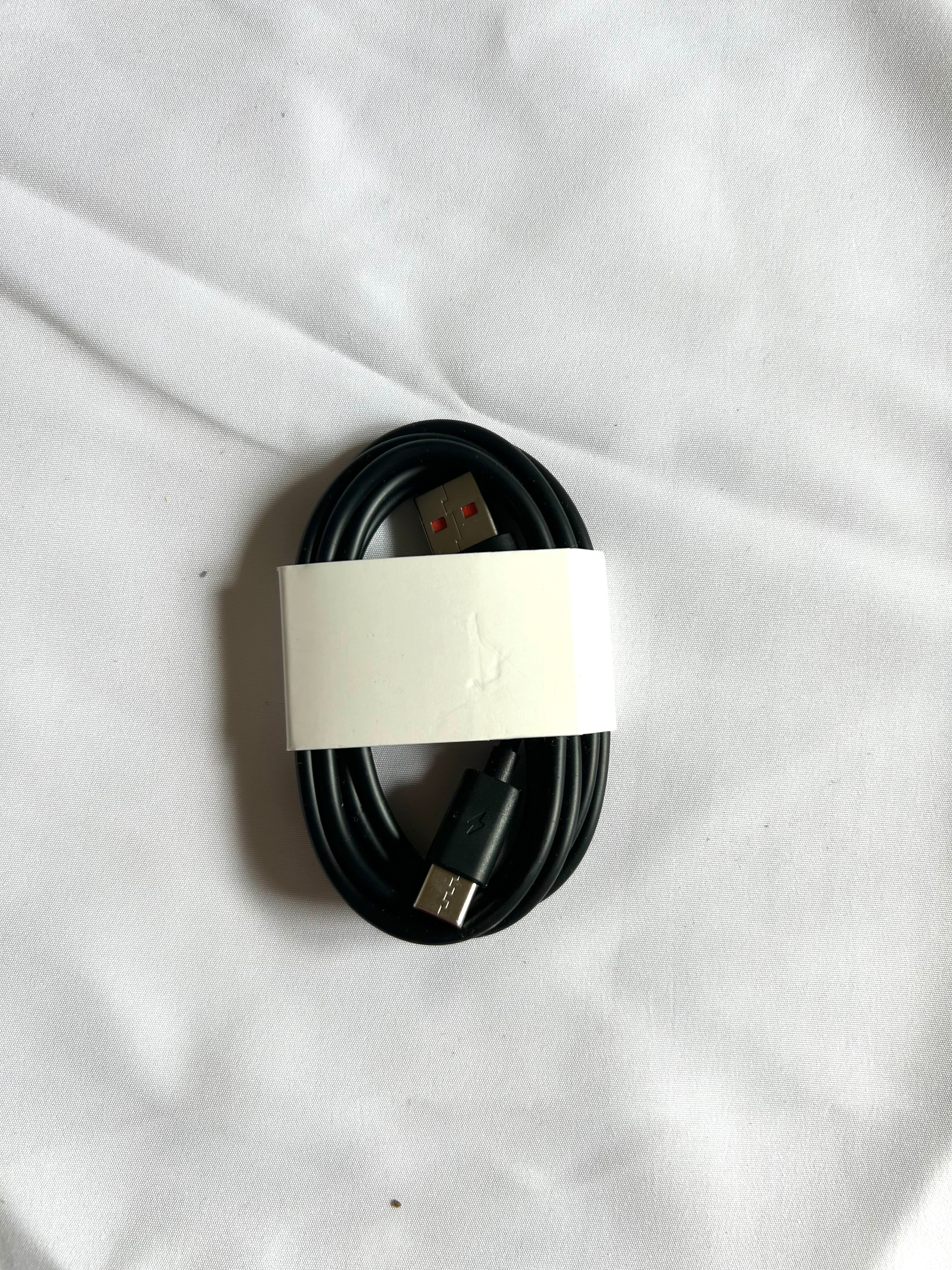 USB-C Kabel Gebunden